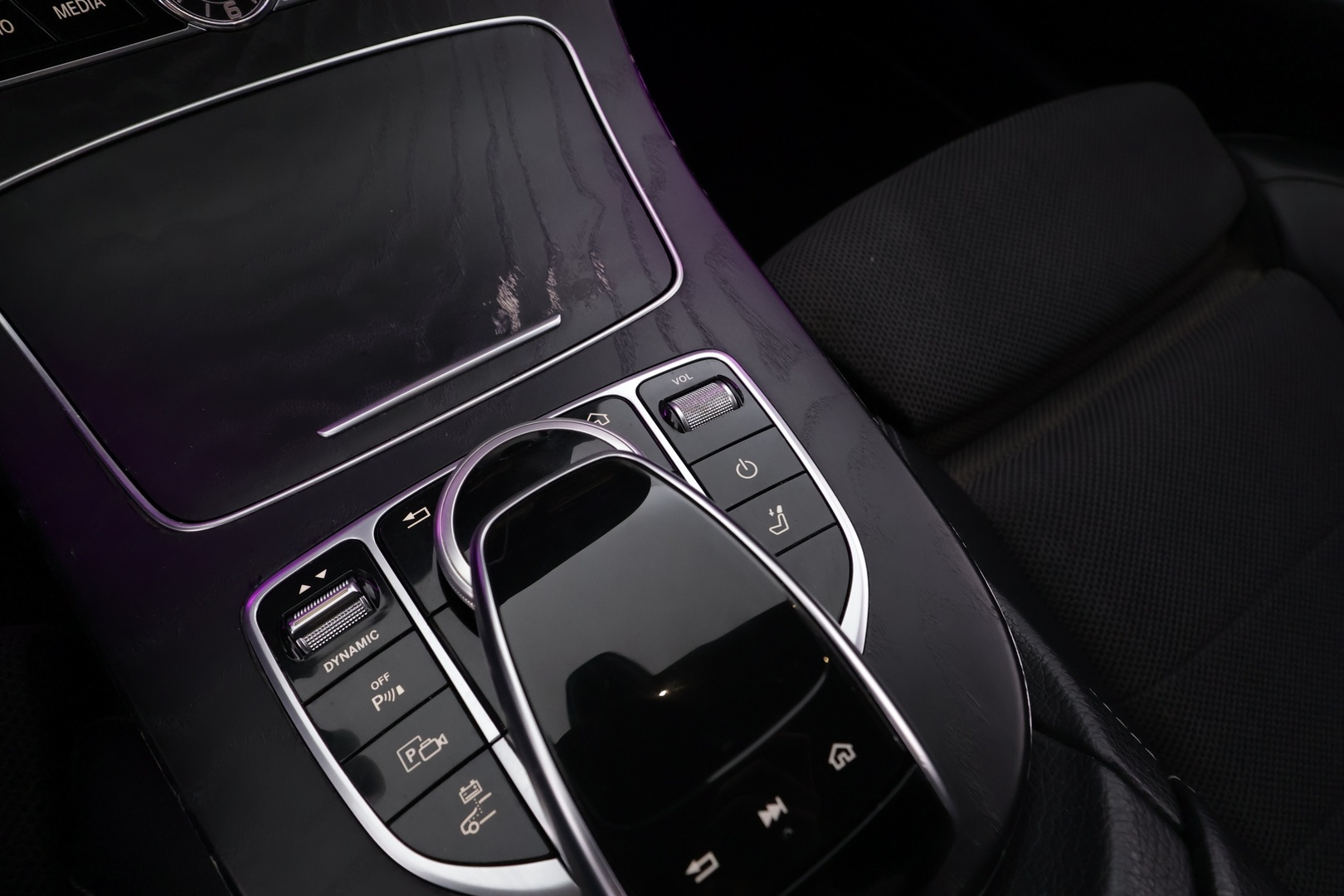 MERCEDES-BENZ E 2020