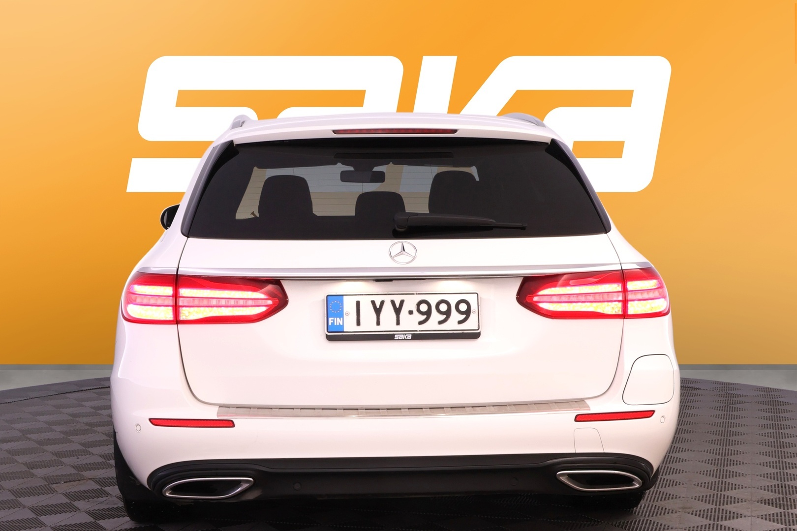 MERCEDES-BENZ E 2020