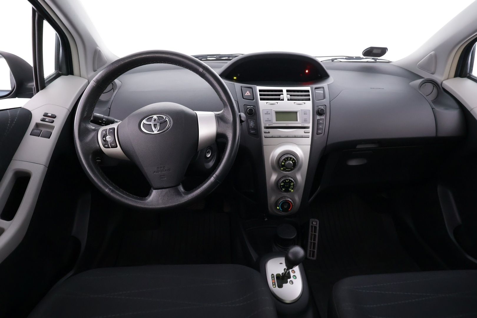 TOYOTA Yaris 2007