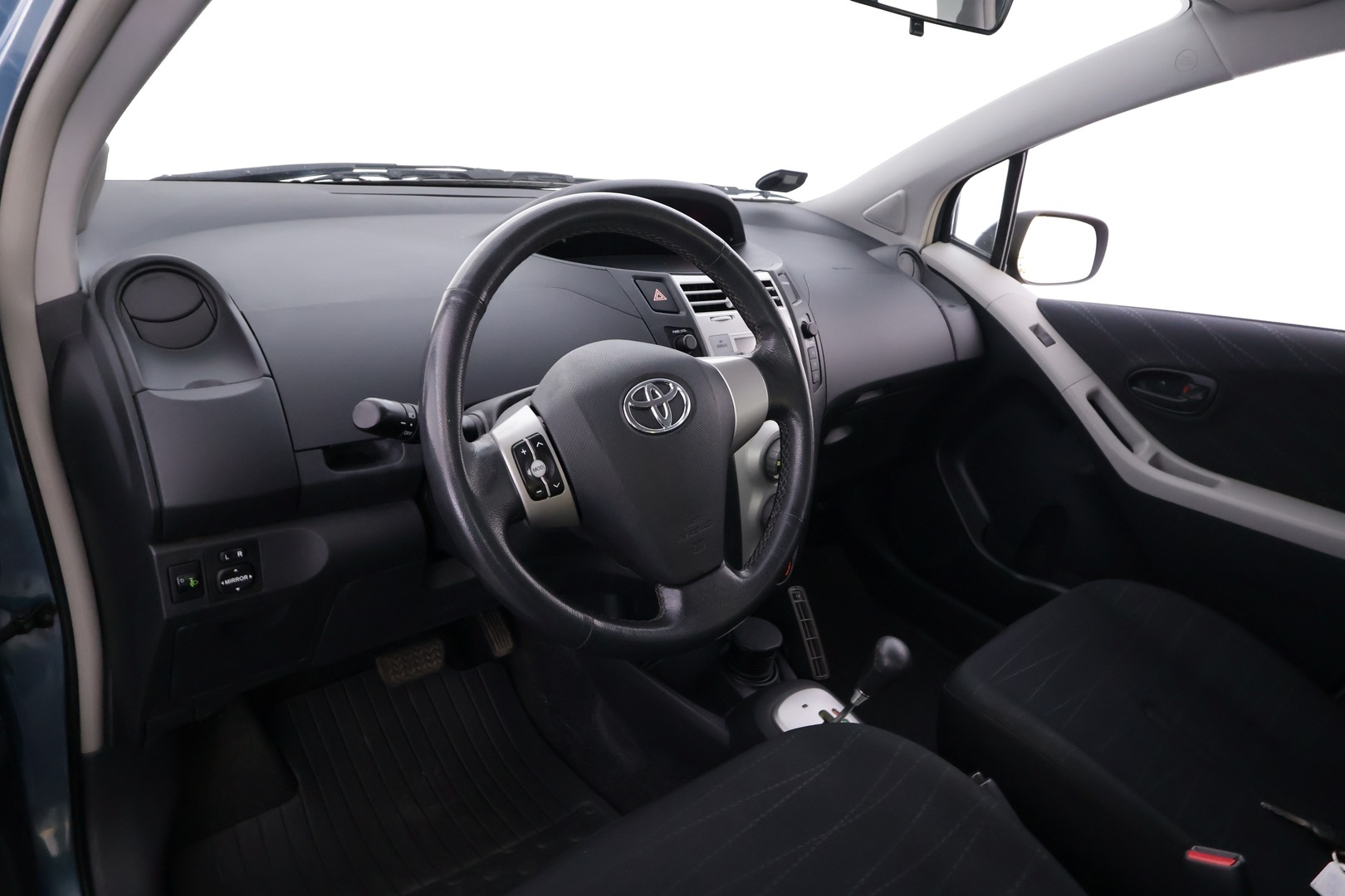 TOYOTA Yaris 2007