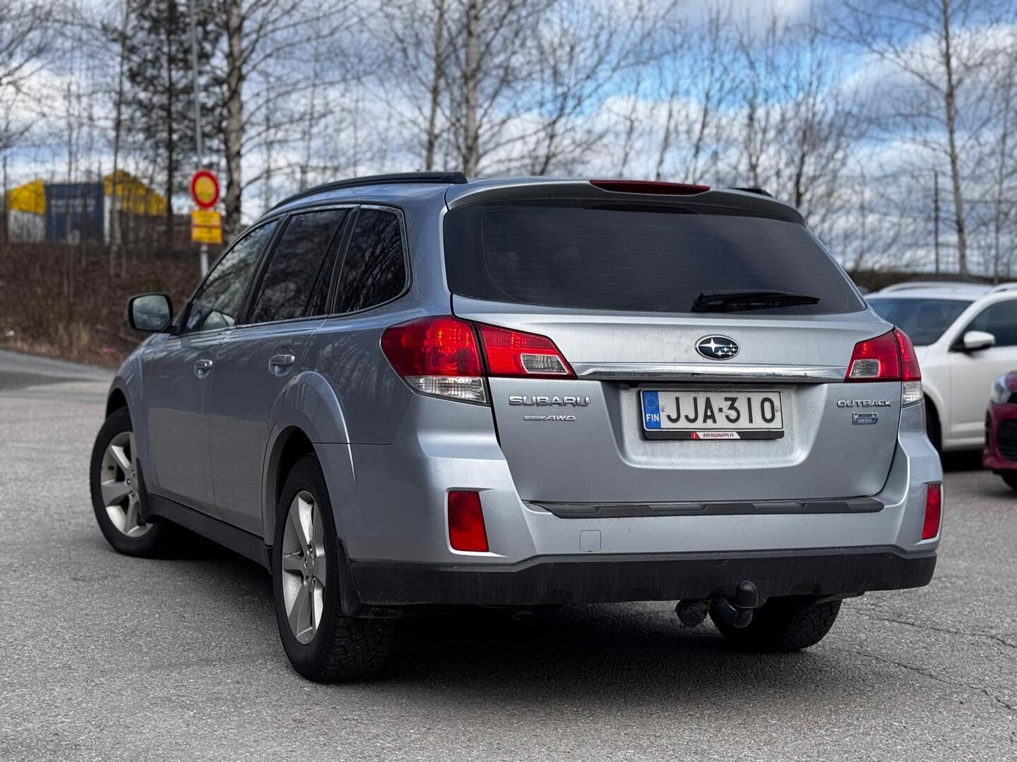 SUBARU Outback 2014