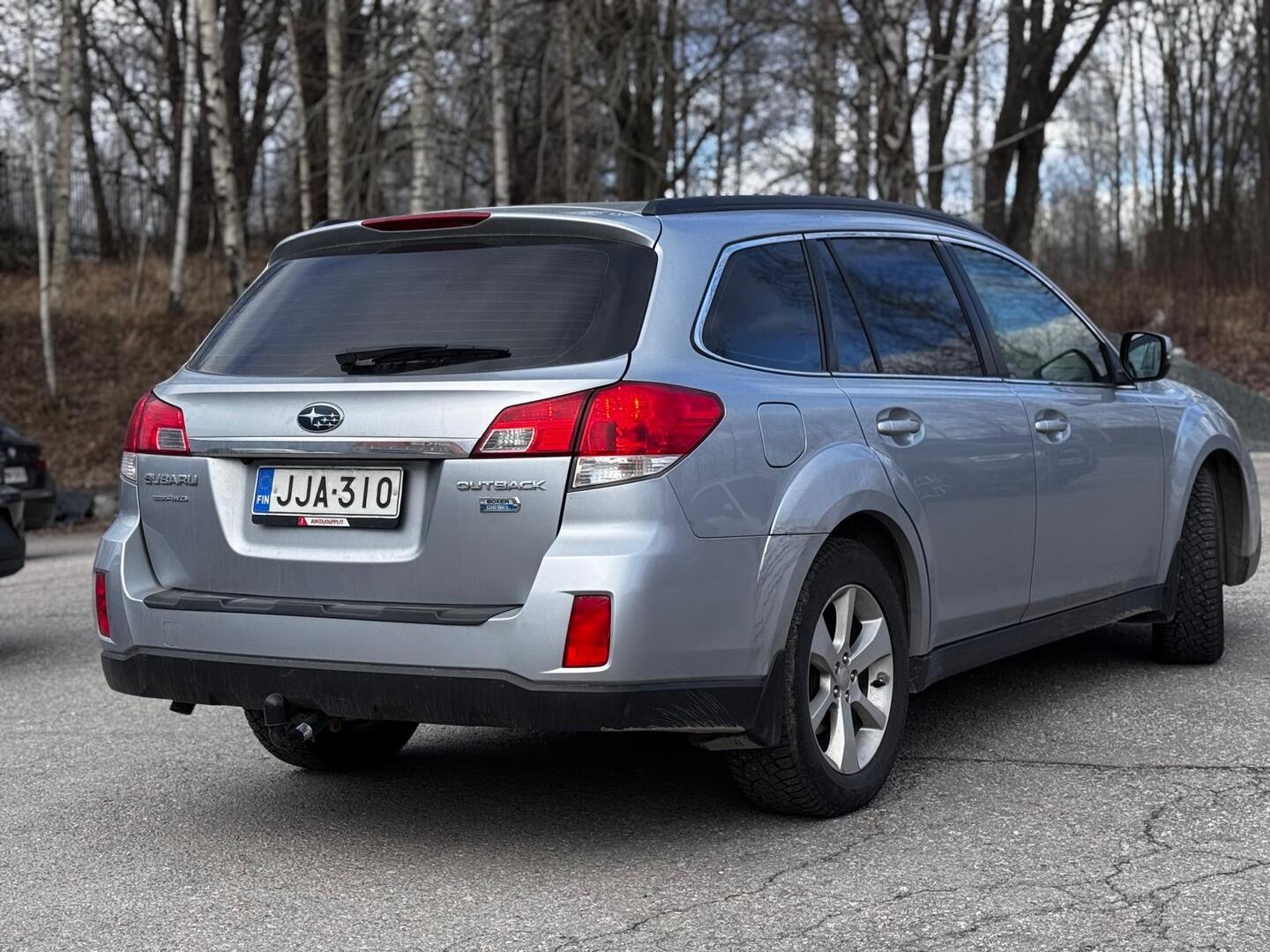 SUBARU Outback 2014