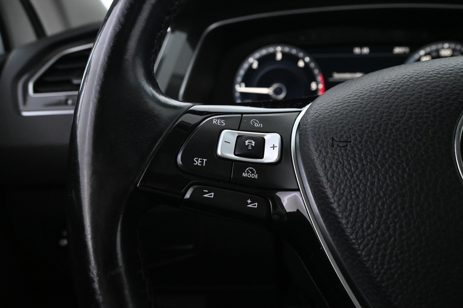 VOLKSWAGEN Tiguan 2017