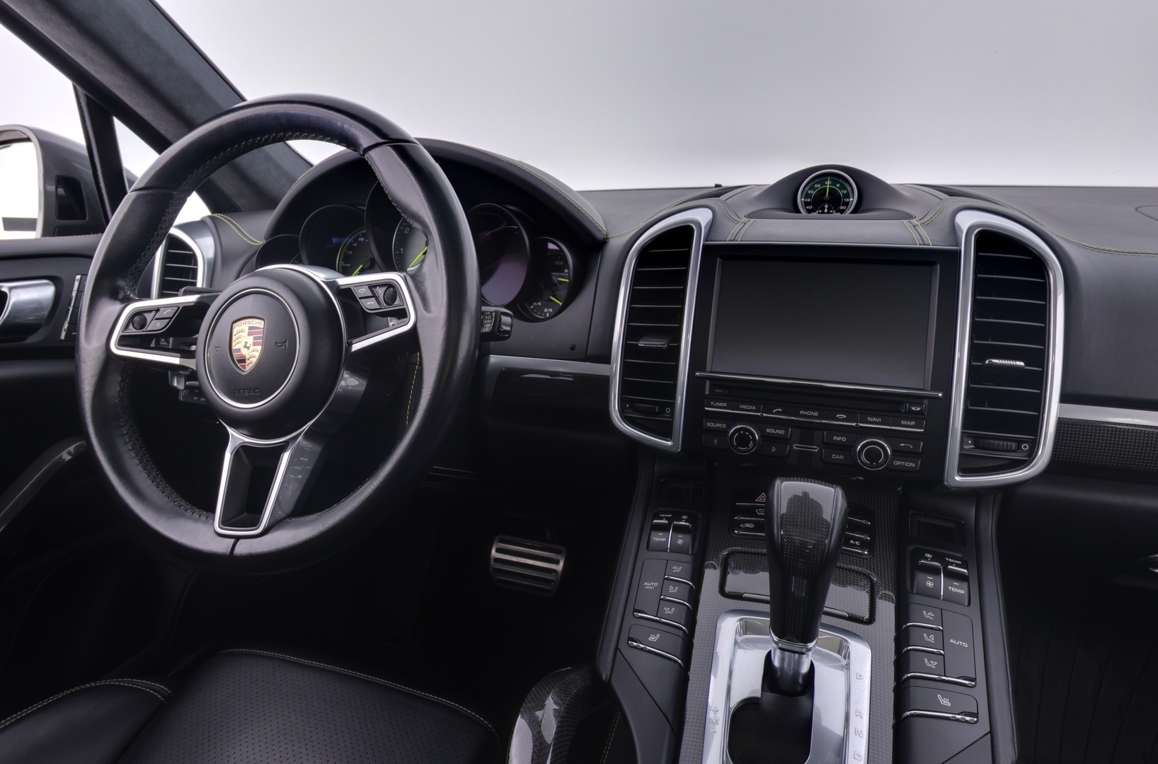 PORSCHE Cayenne 2016