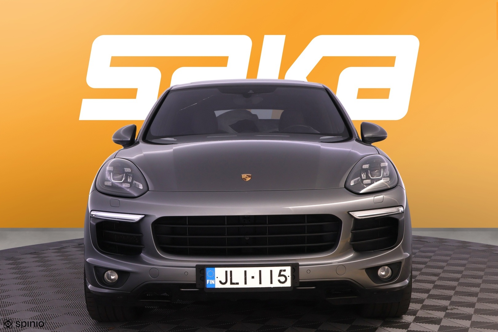 PORSCHE Cayenne 2016