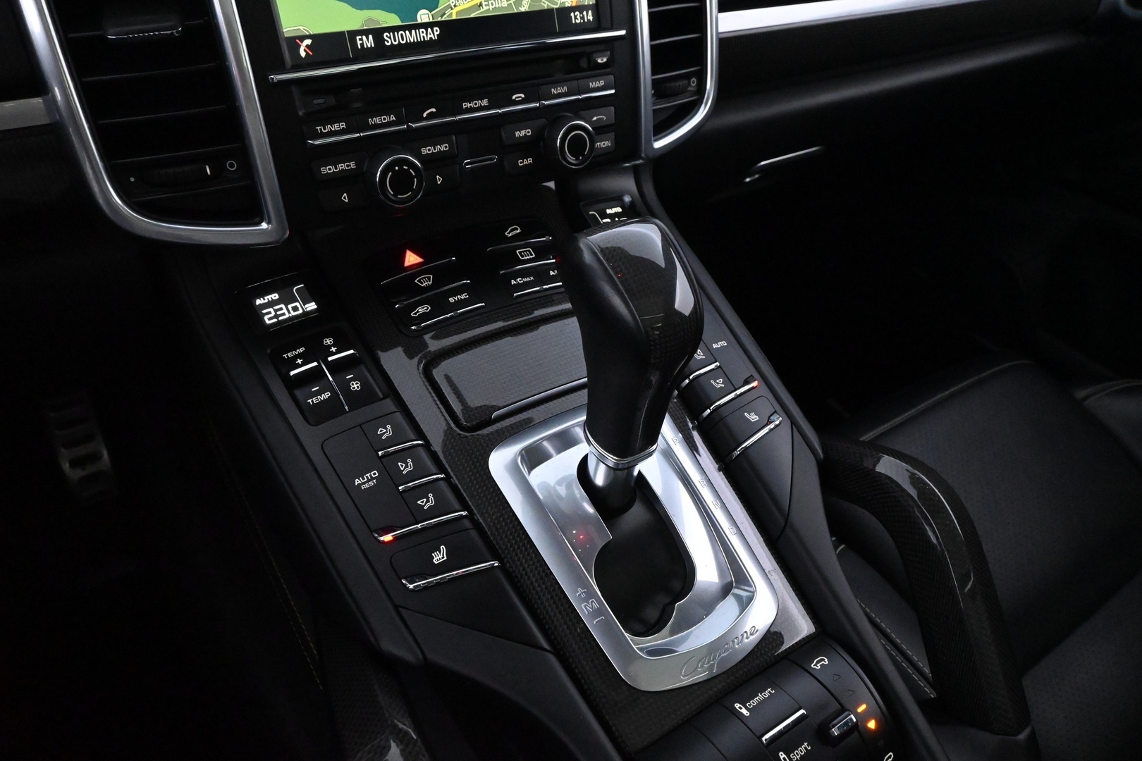 PORSCHE Cayenne 2016