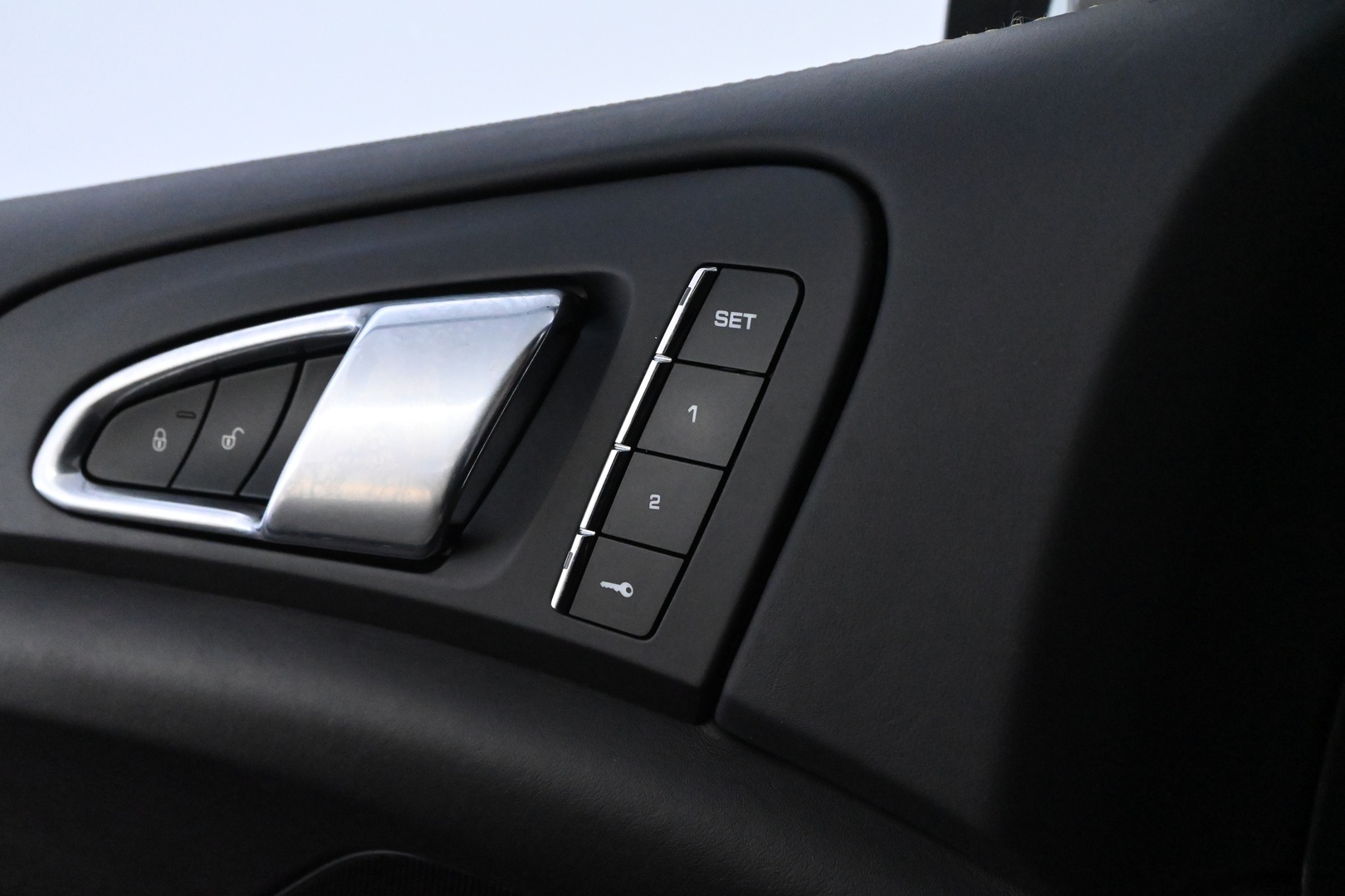 PORSCHE Cayenne 2016