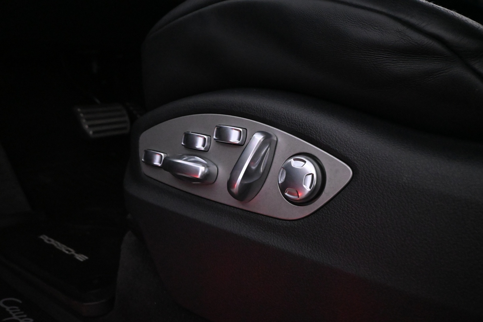 PORSCHE Cayenne 2016