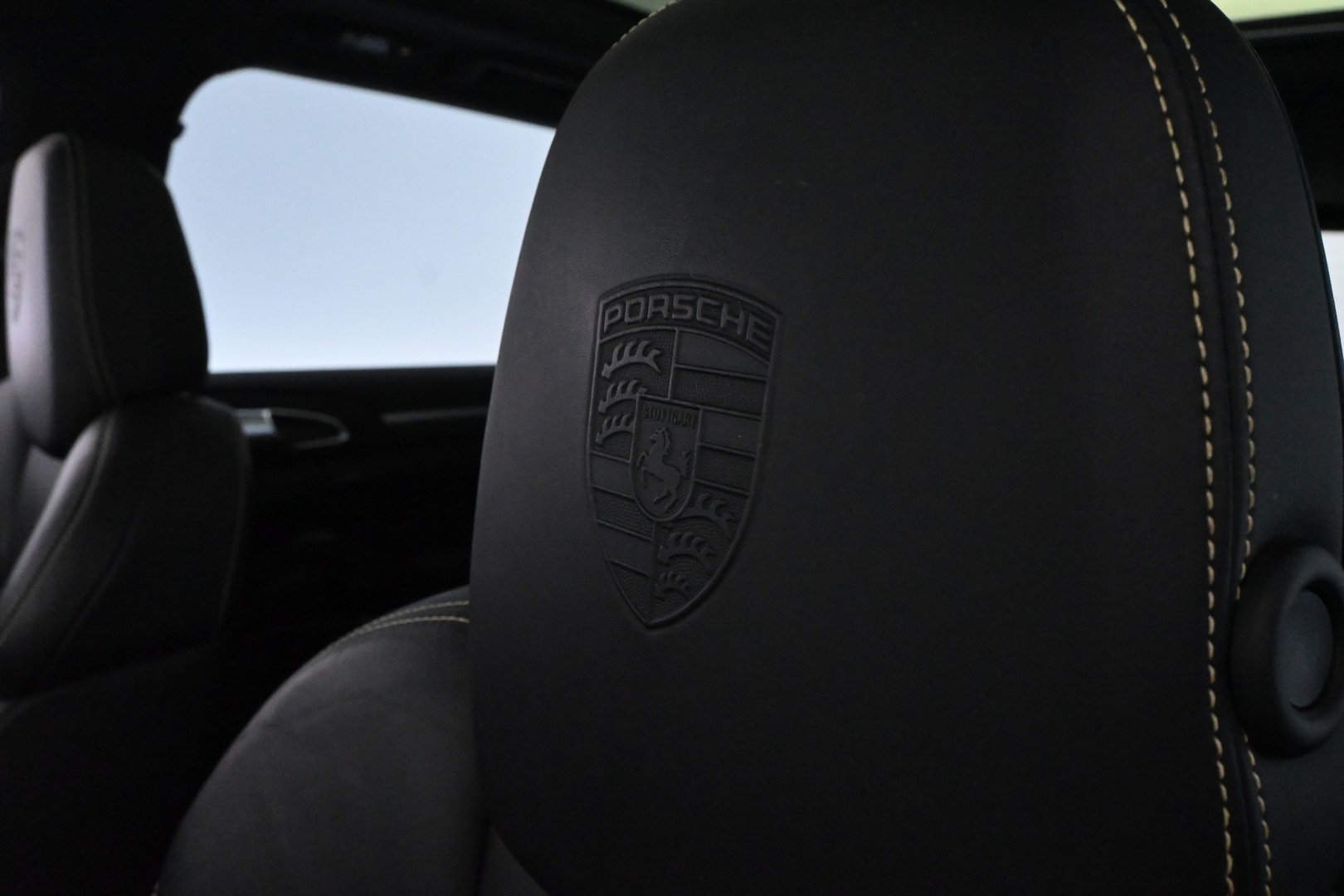 PORSCHE Cayenne 2016