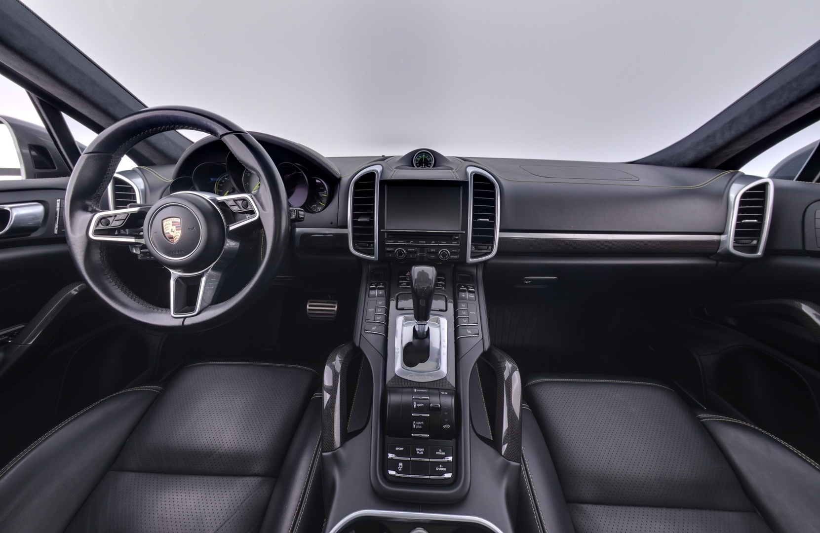 PORSCHE Cayenne 2016