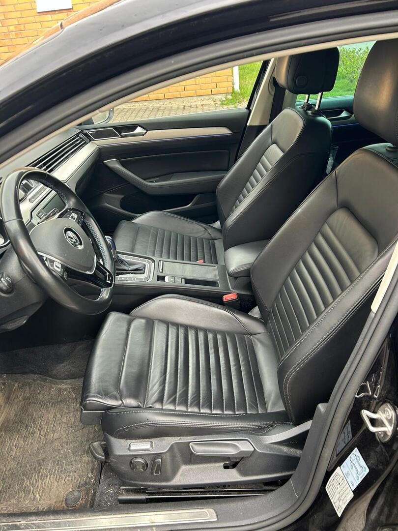 VOLKSWAGEN Passat 2016