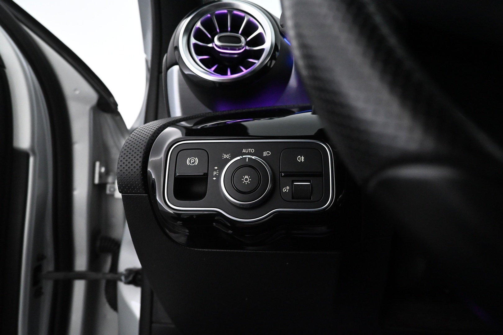 MERCEDES-BENZ A 2019
