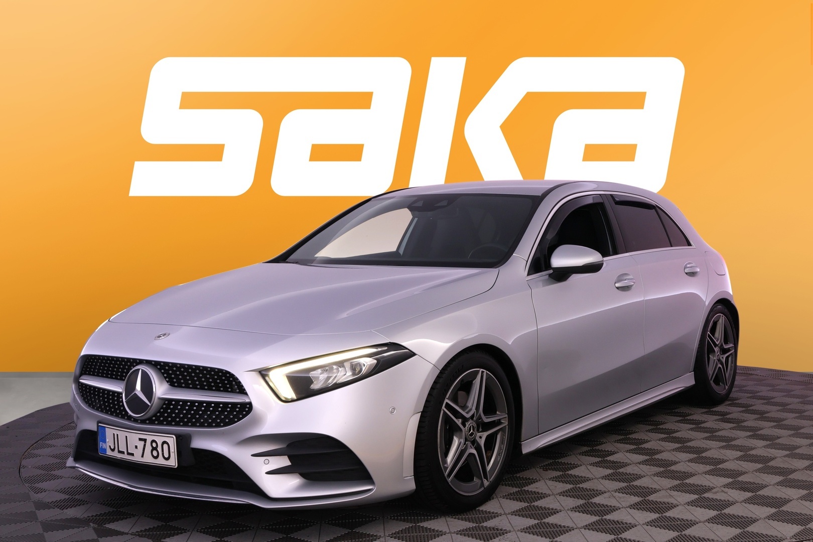 MERCEDES-BENZ A 2019