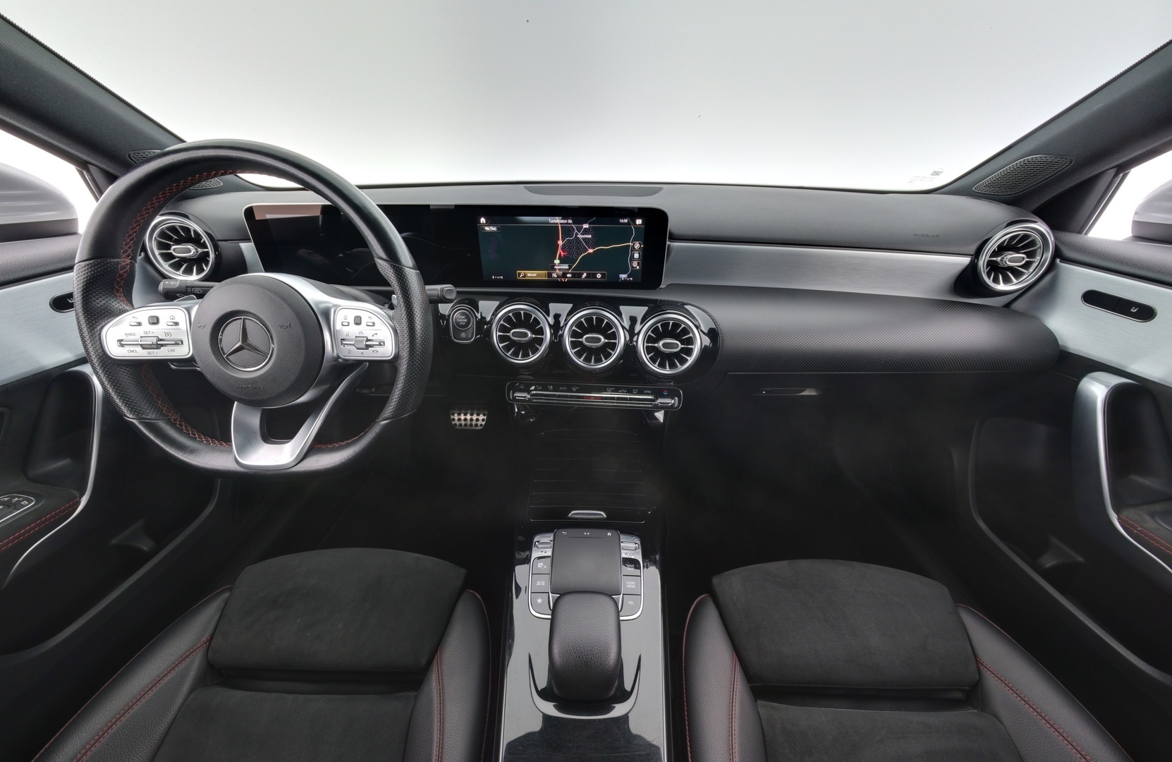 MERCEDES-BENZ A 2019