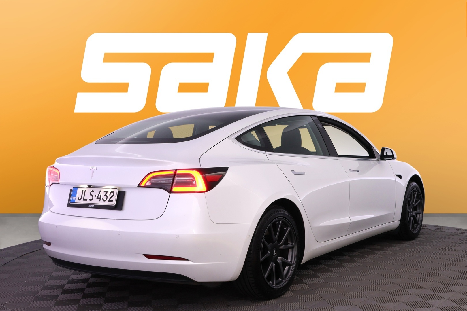 TESLA Model 3 2020