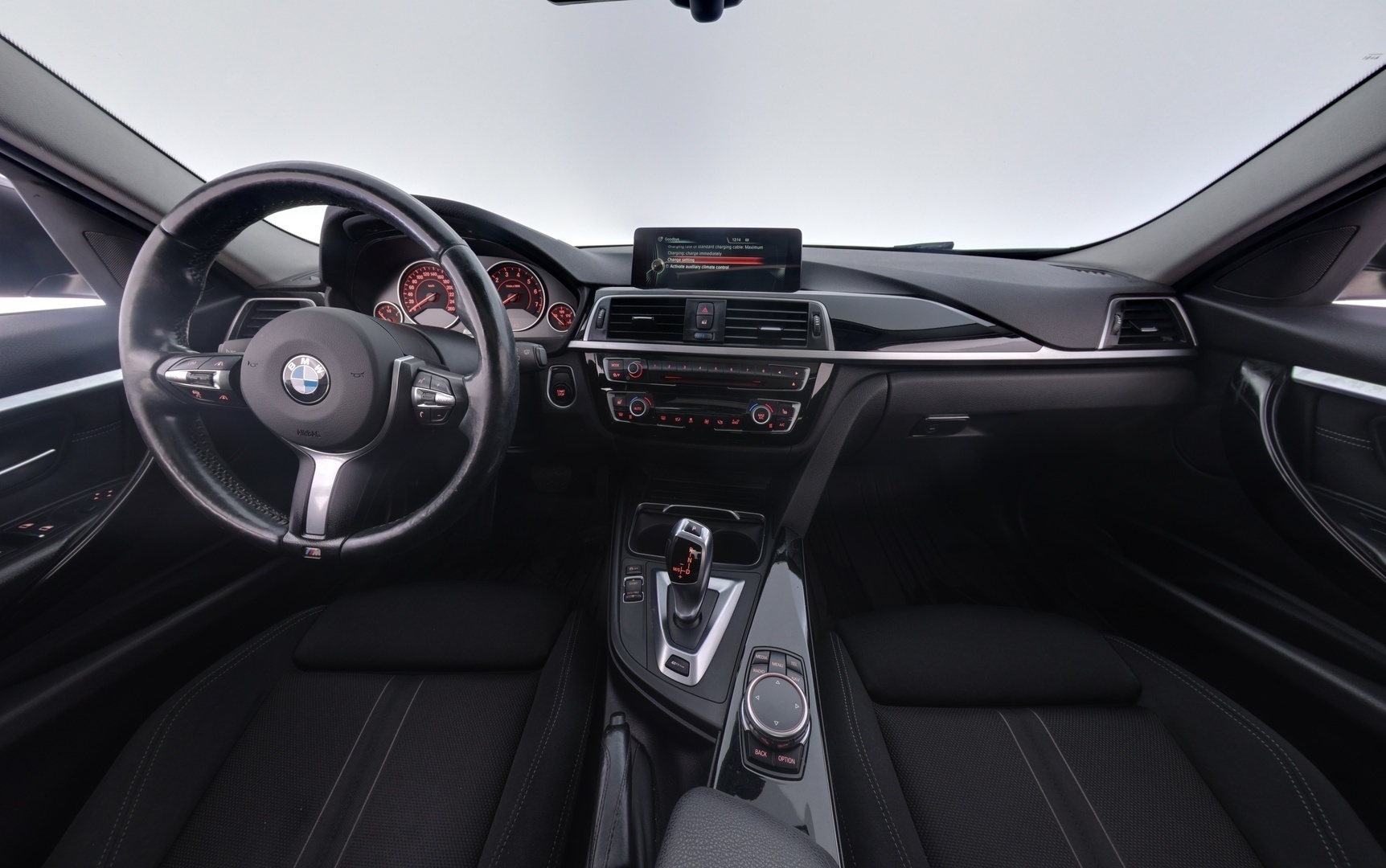 BMW 330 2016