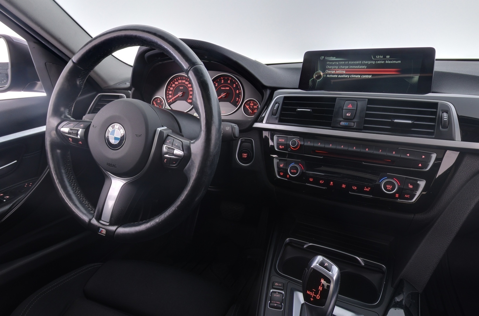 BMW 330 2016