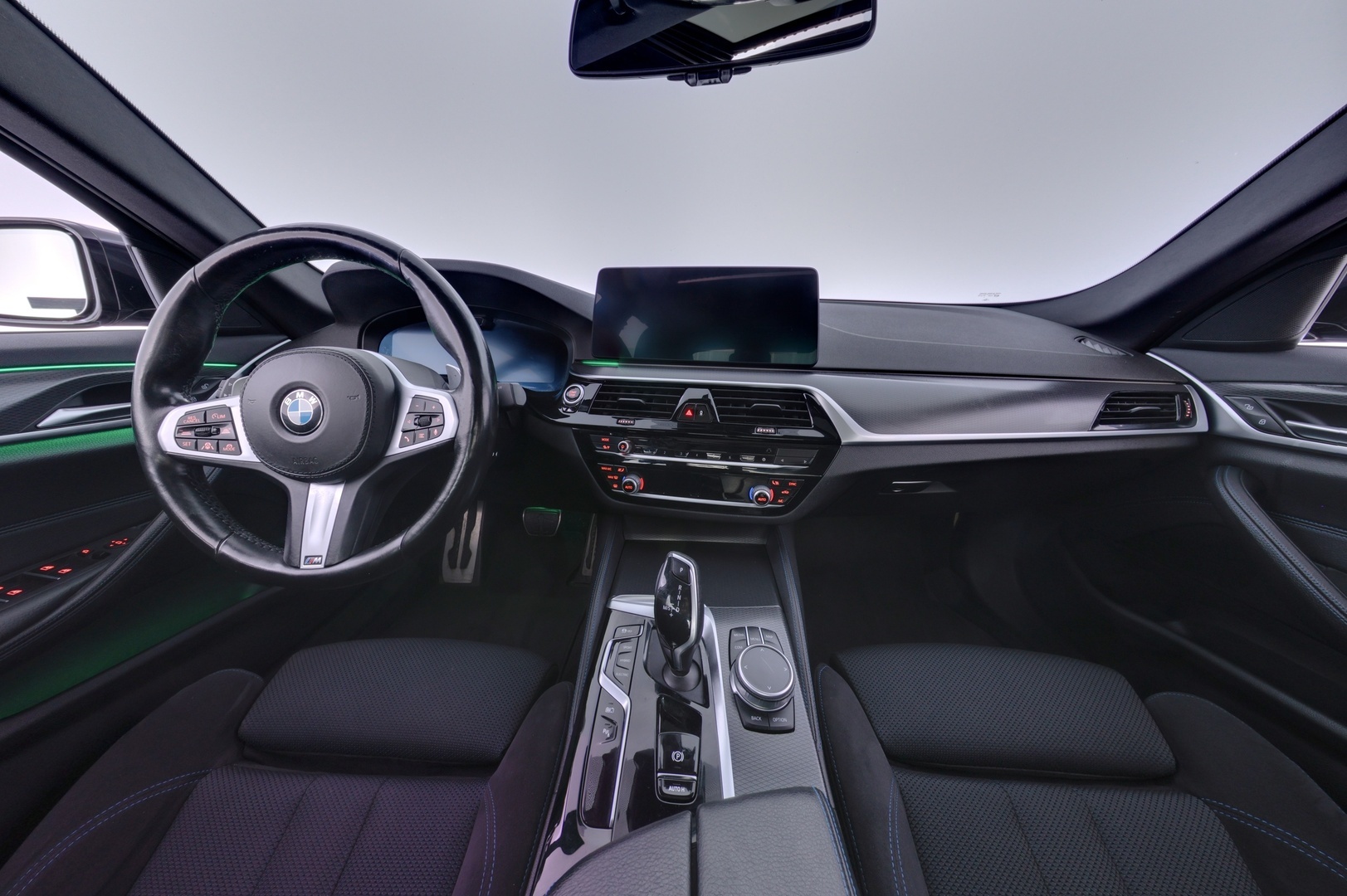 BMW 545 2021