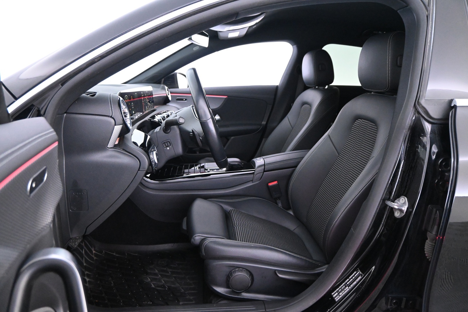 MERCEDES-BENZ CLA 2023