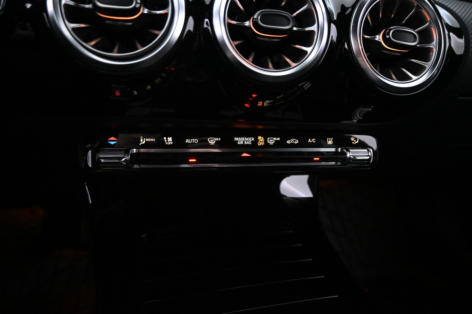 MERCEDES-BENZ CLA 2023