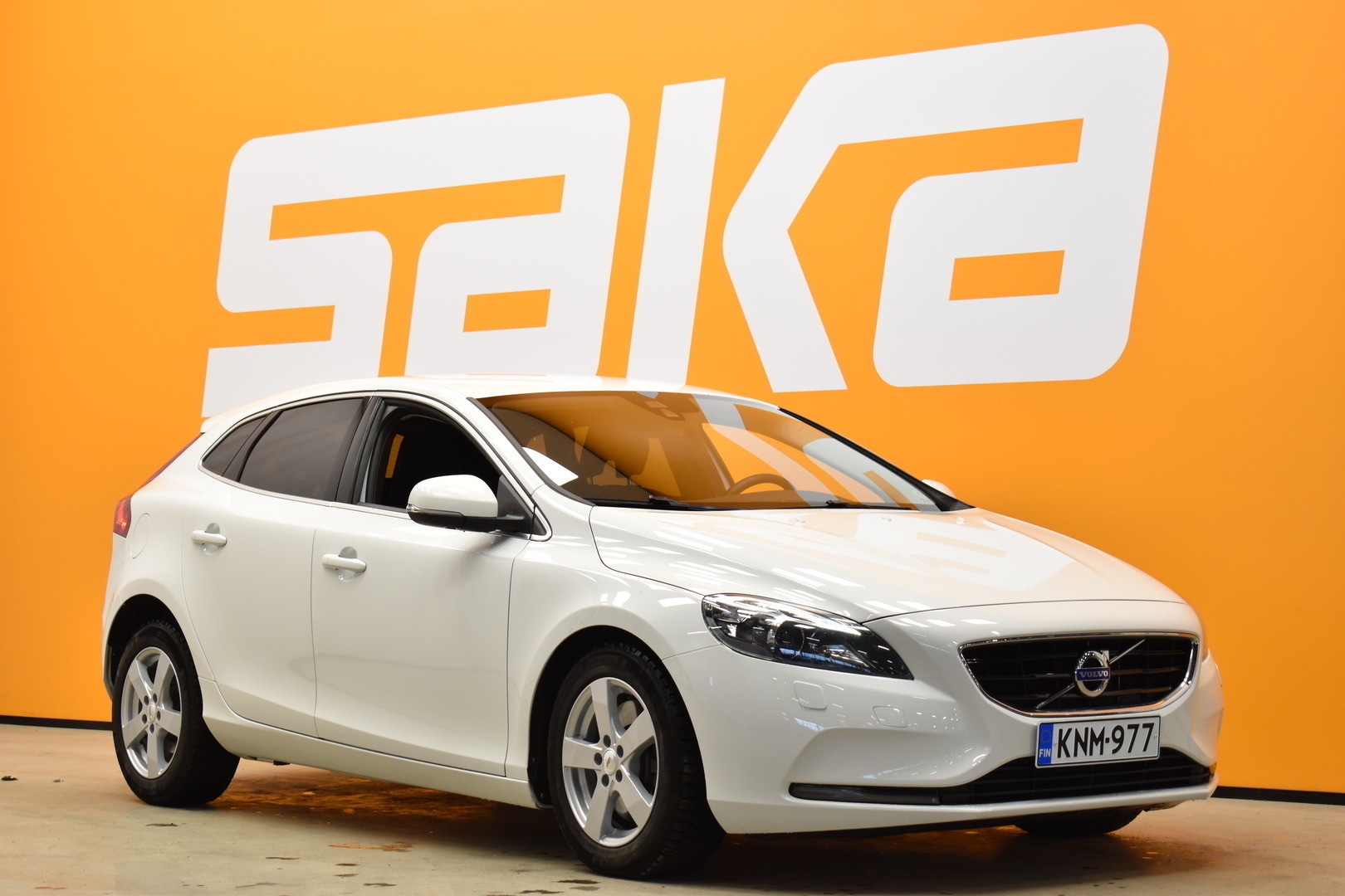 VOLVO V40 2016