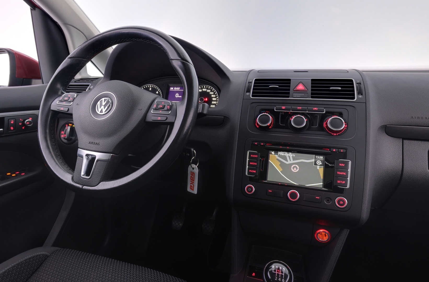 VOLKSWAGEN Touran 2013