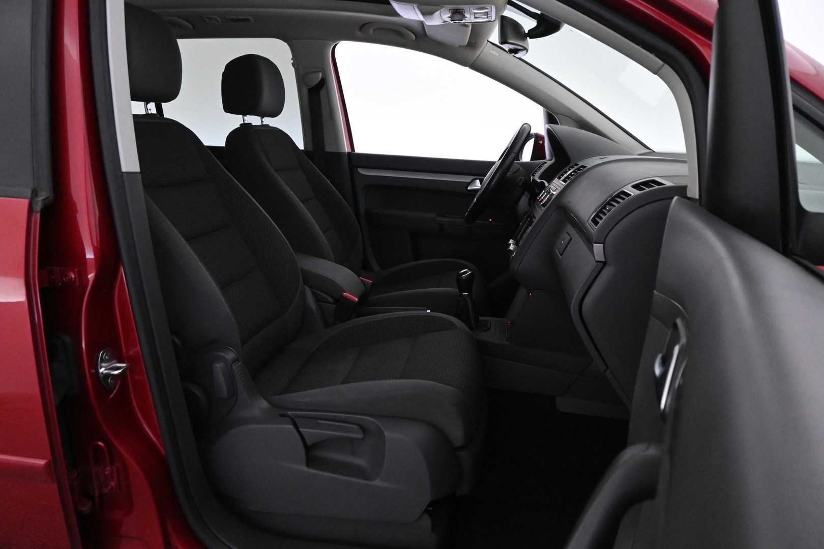 VOLKSWAGEN Touran 2013