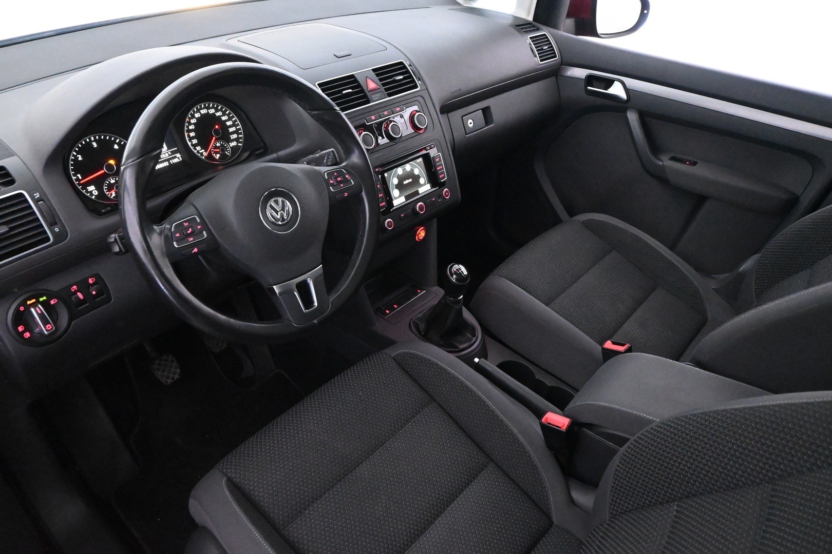 VOLKSWAGEN Touran 2013