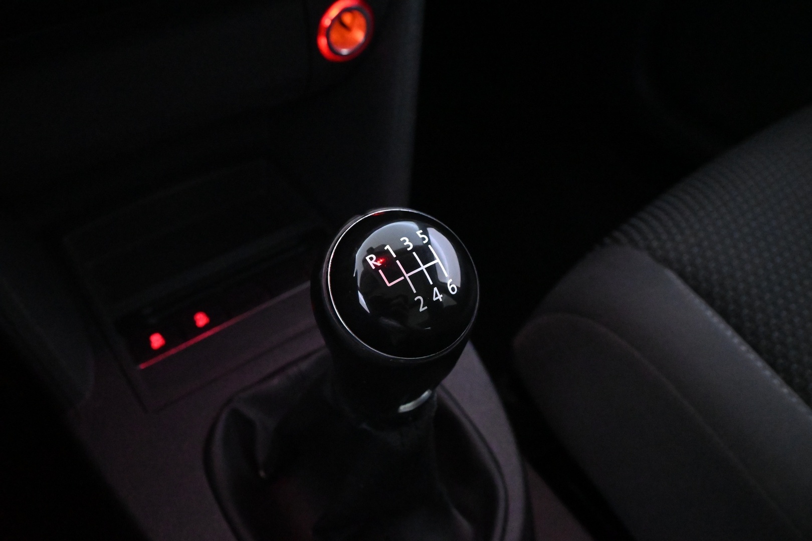 VOLKSWAGEN Touran 2013