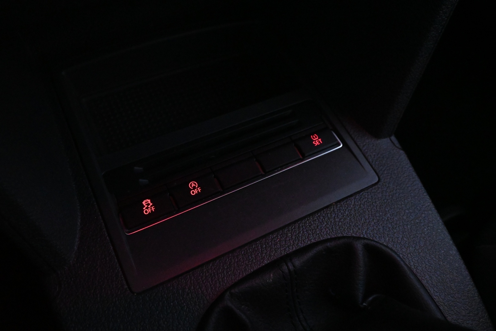 VOLKSWAGEN Touran 2013