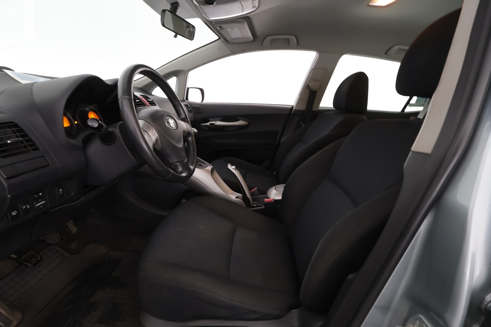TOYOTA Auris 2009