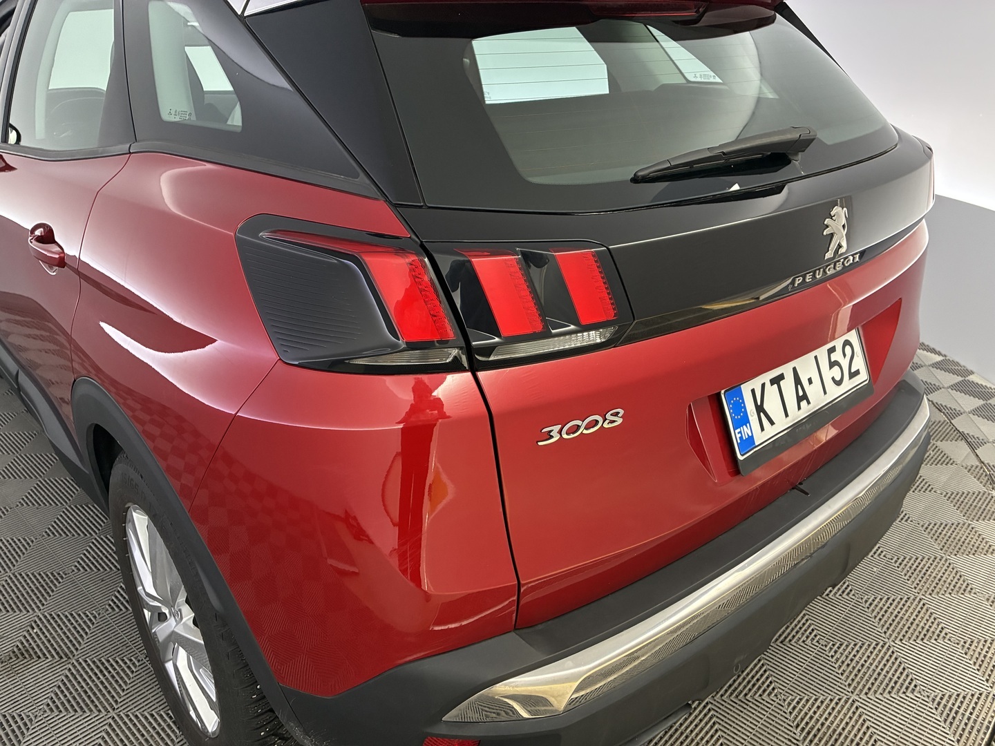 PEUGEOT 3008 2018