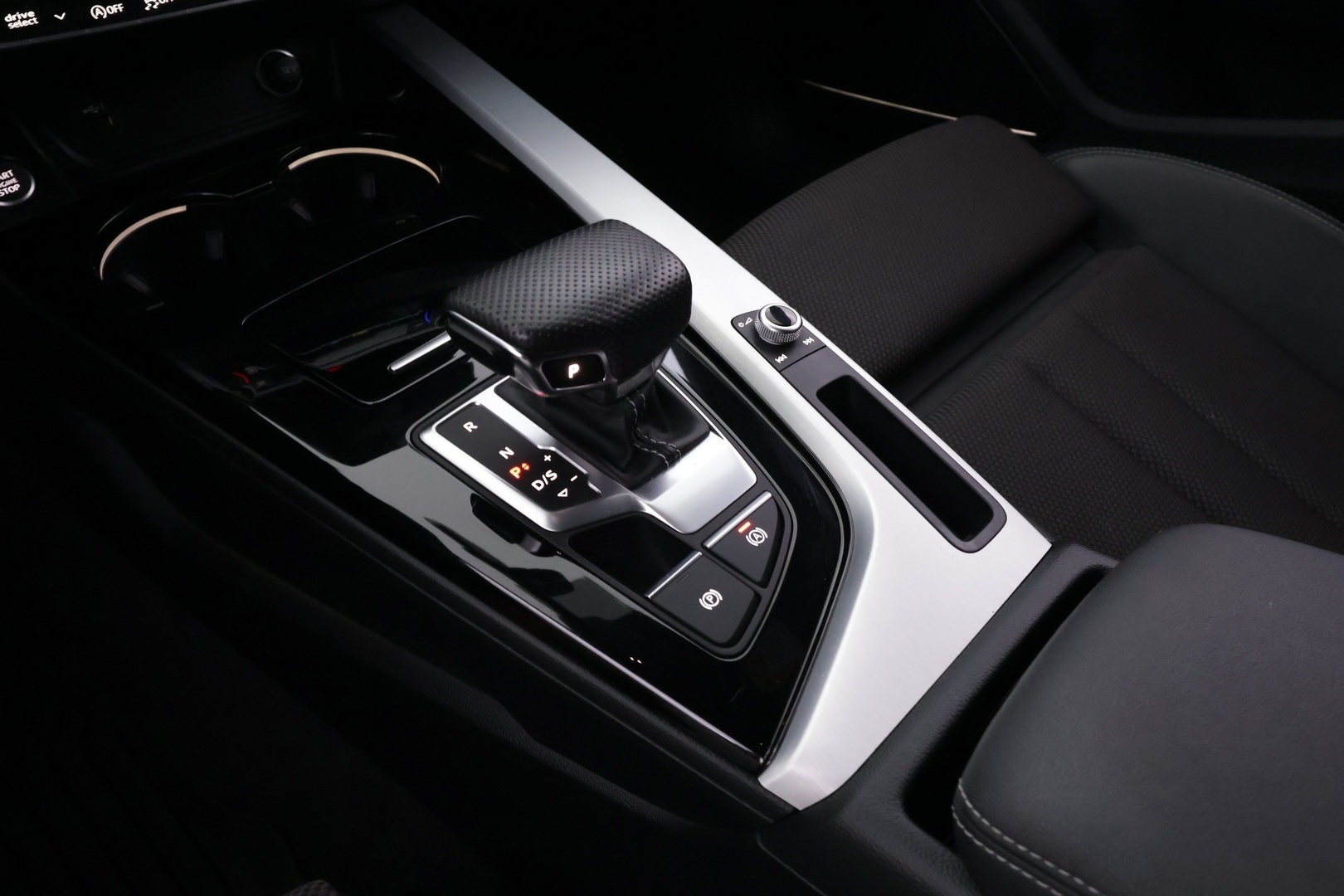 AUDI A4 2021