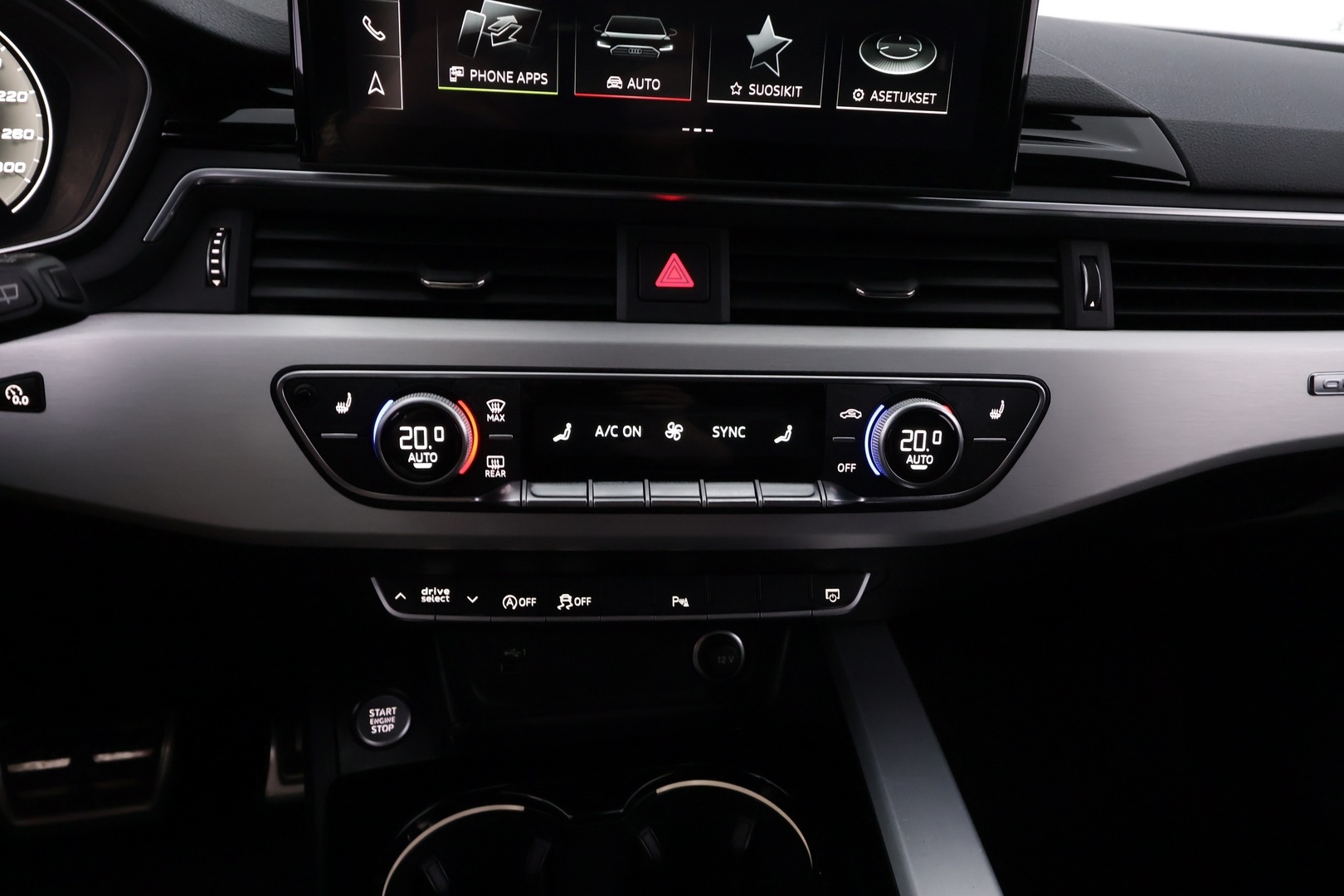 AUDI A4 2021