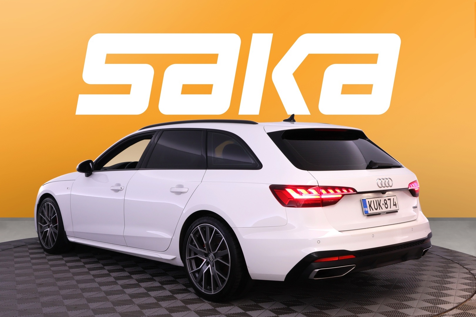 AUDI A4 2021