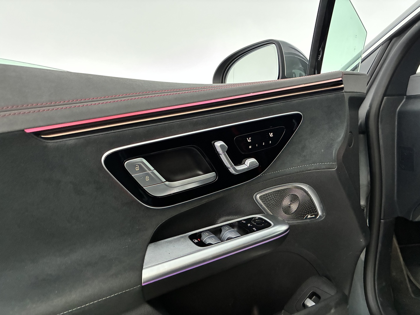 MERCEDES-BENZ EQE 2023