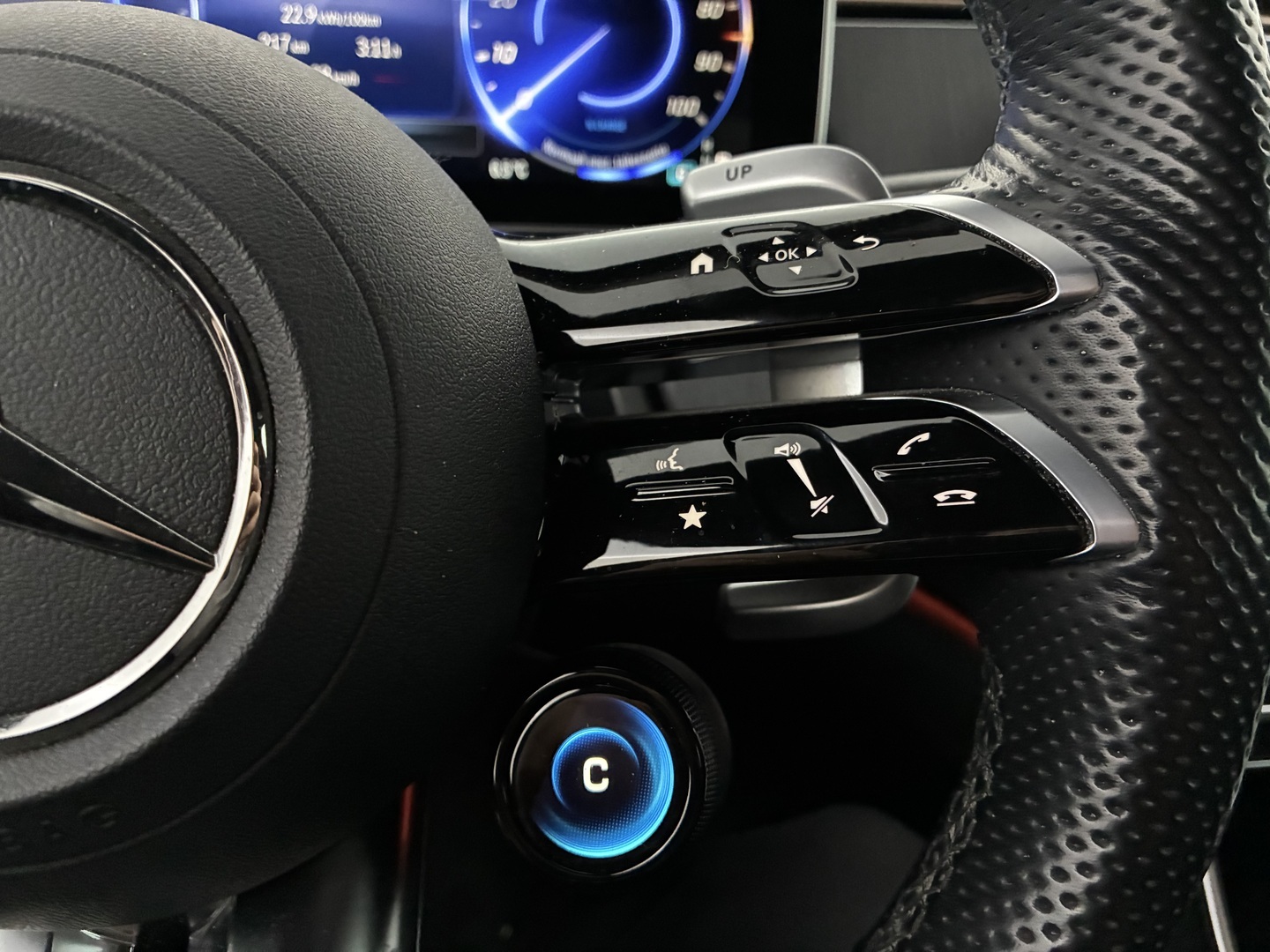 MERCEDES-BENZ EQE 2023