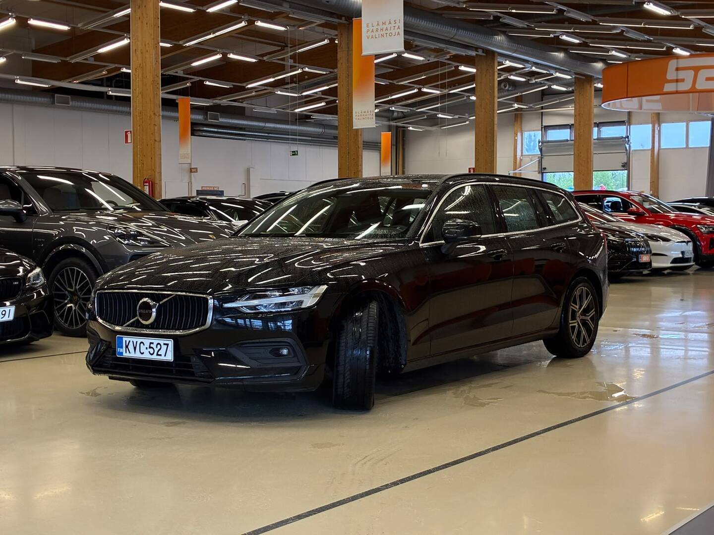VOLVO V60 2023
