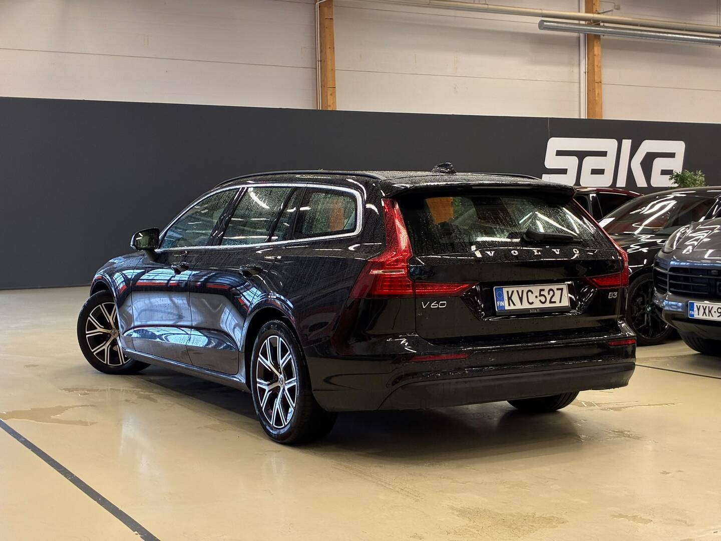 VOLVO V60 2023