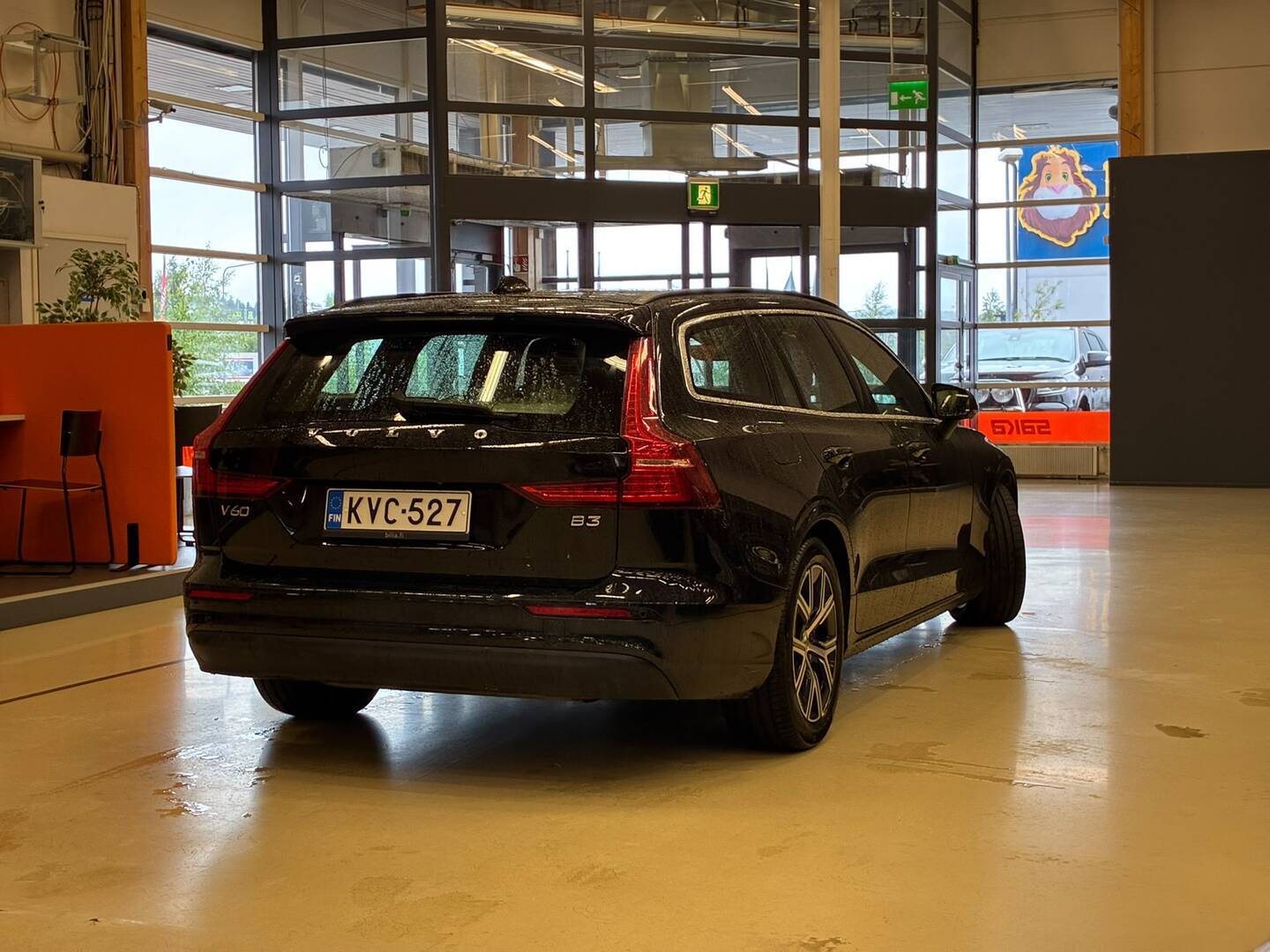 VOLVO V60 2023