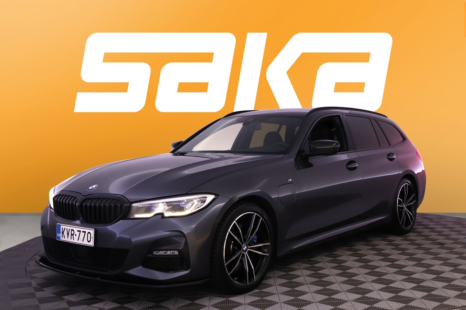 BMW 330 2021
