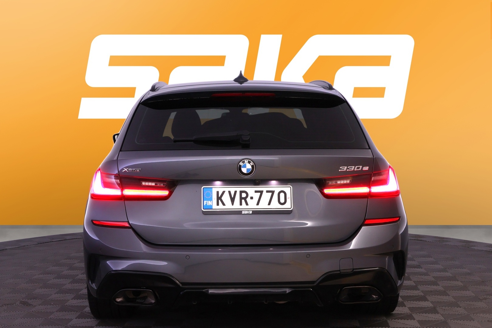 BMW 330 2021