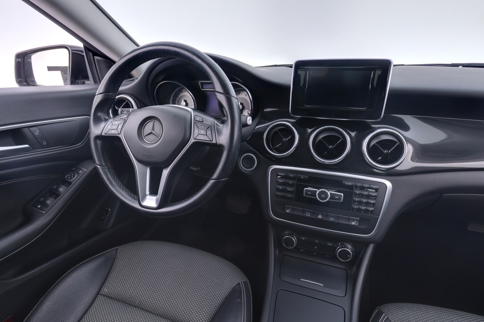 MERCEDES-BENZ CLA 2015