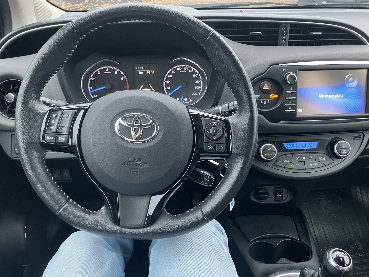 TOYOTA Yaris 2018