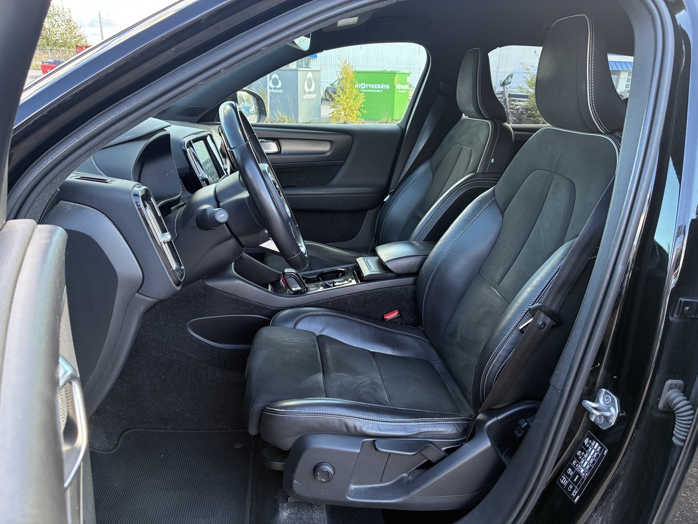 VOLVO XC40 2019