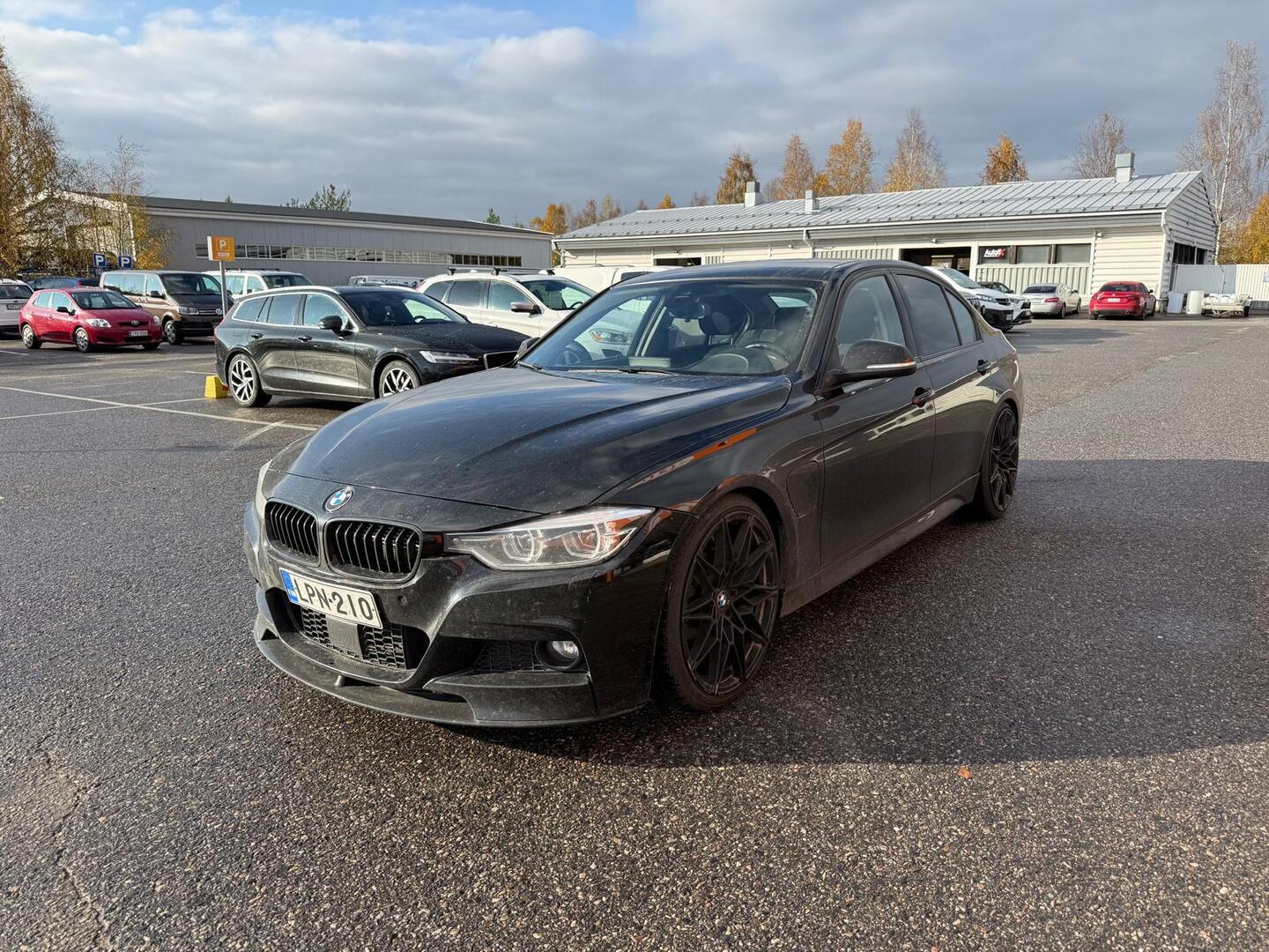 BMW 330 2017