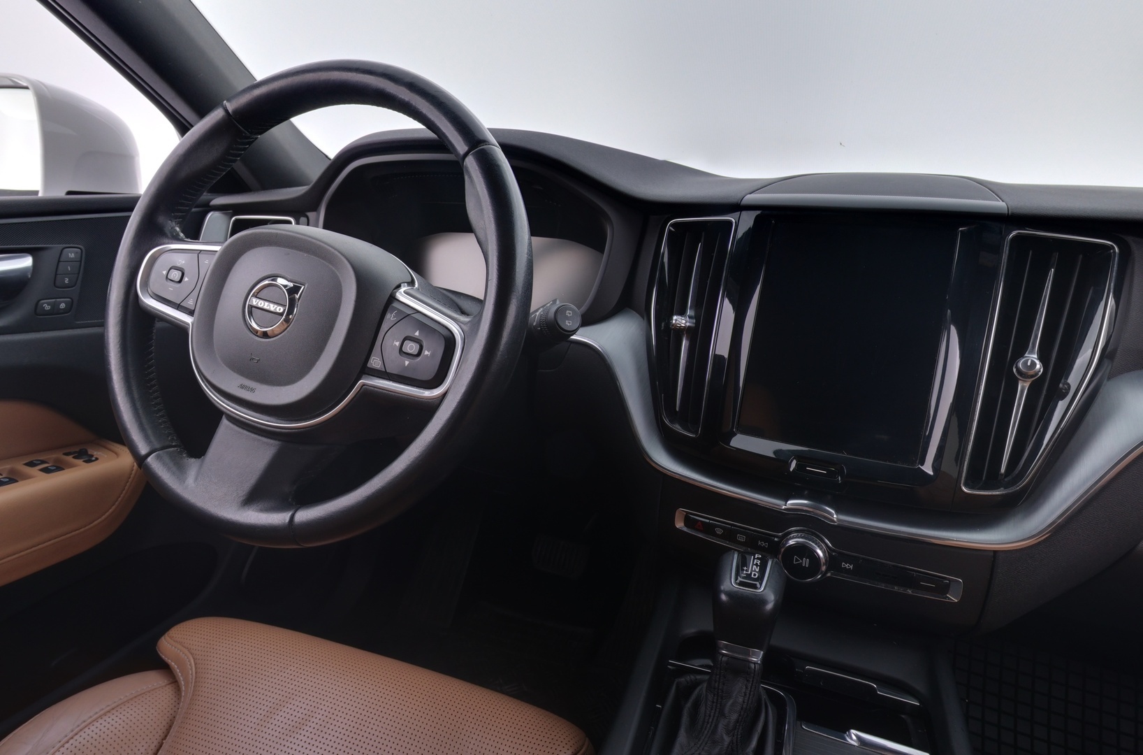 VOLVO XC60 2018