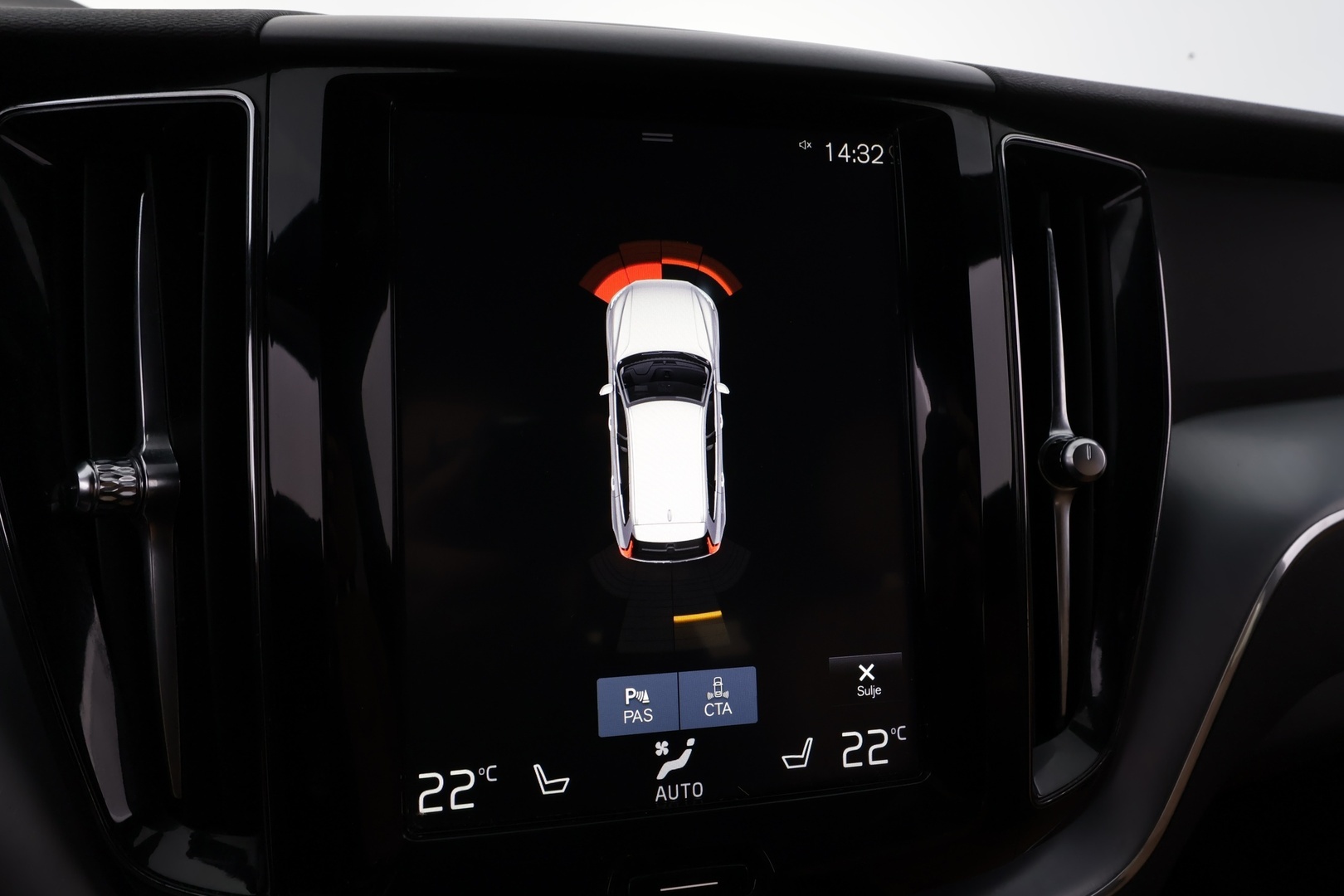 VOLVO XC60 2018