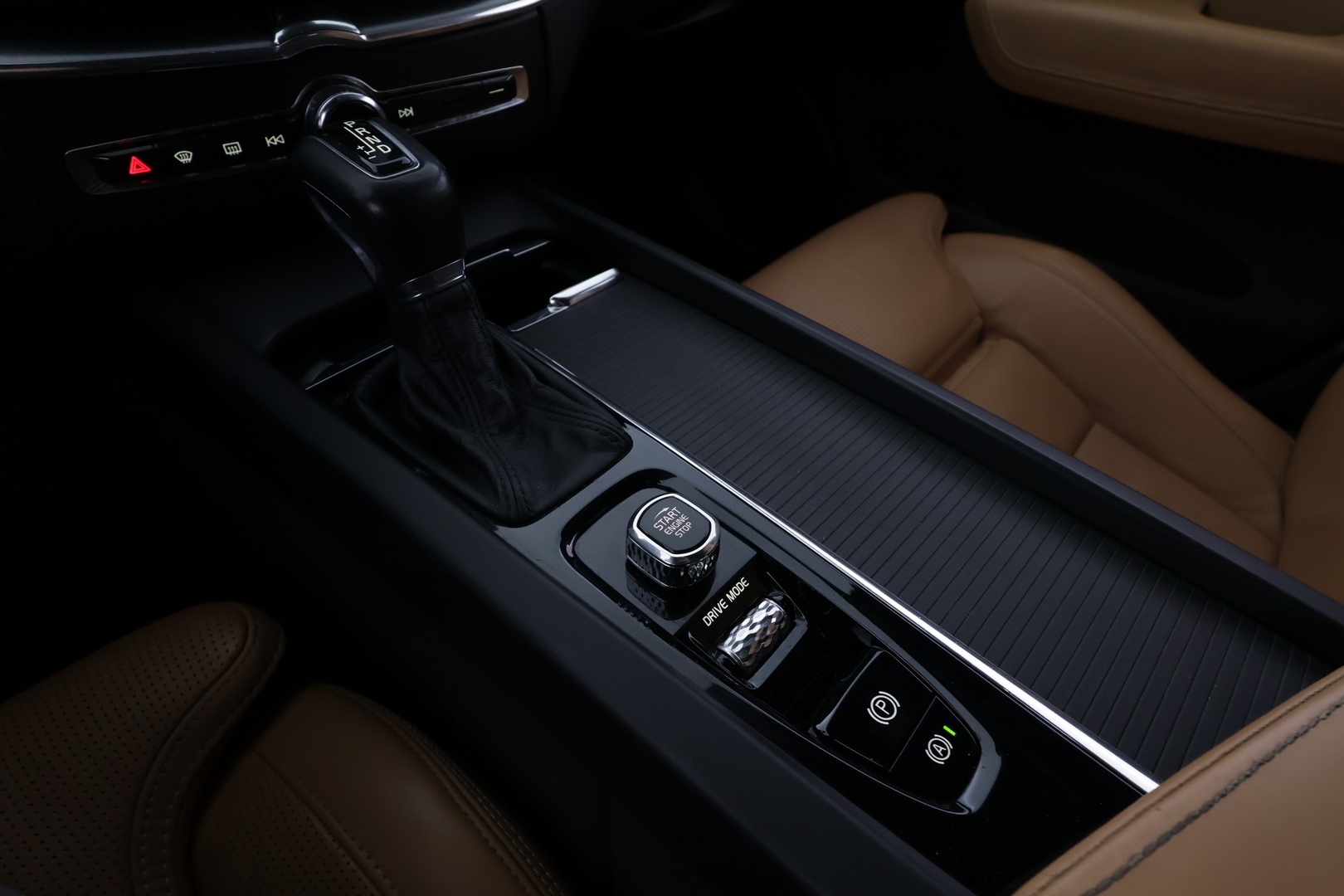 VOLVO XC60 2018