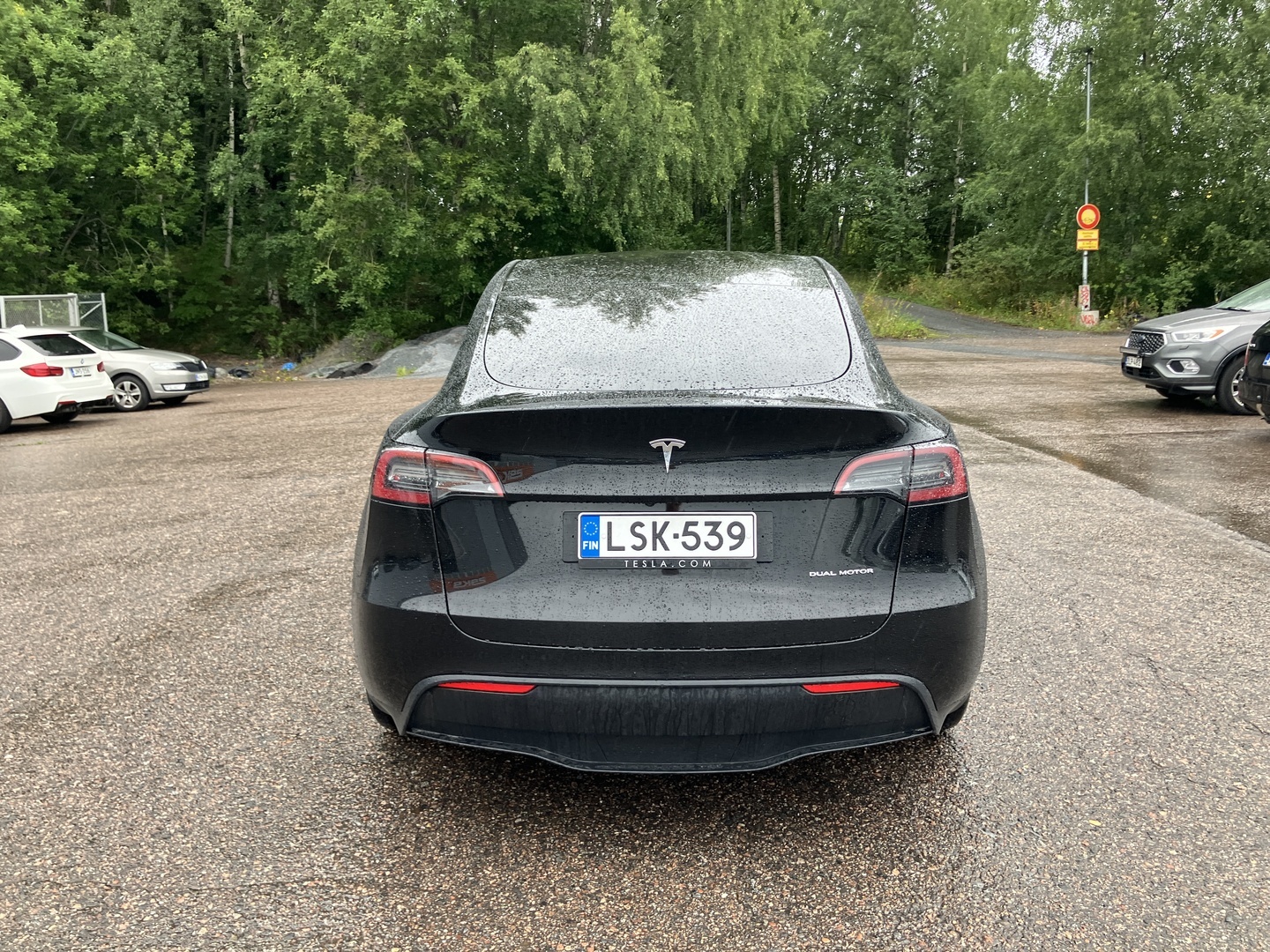 TESLA Model Y 2023